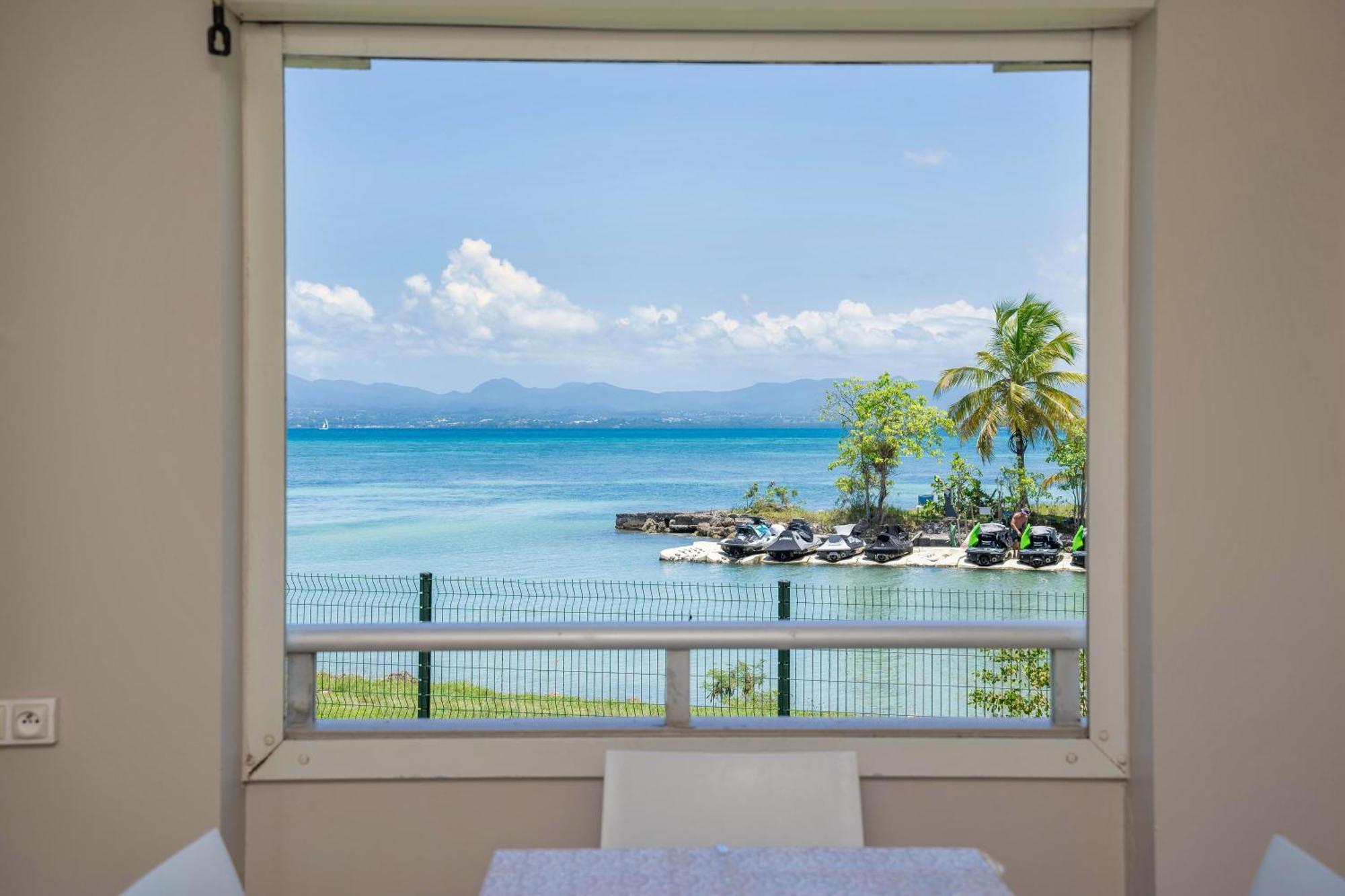 Appartement Bord De Mer Tres Fonctionnel , Sur La Plage & Vue Mer Exceptionnelle Le Gosier  Exterior foto